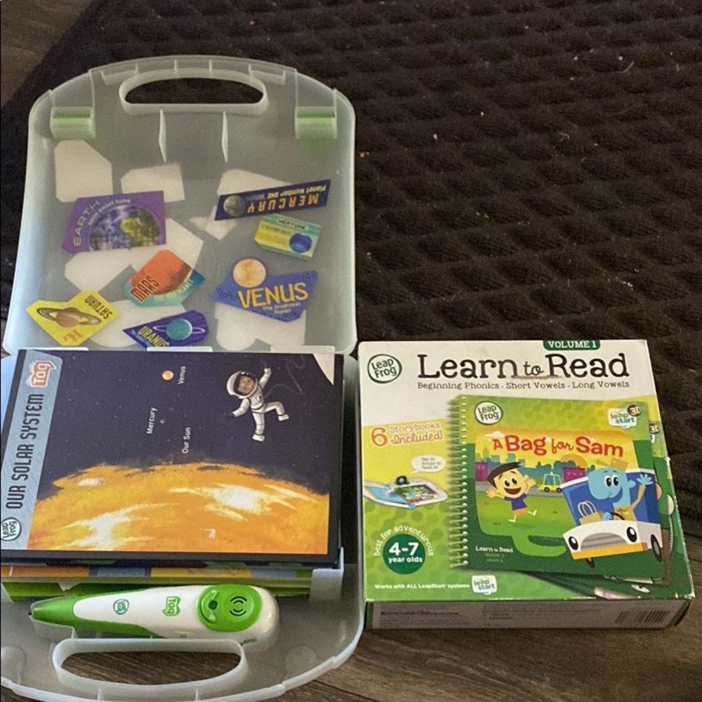Learning scan pen from leap frog with extra books